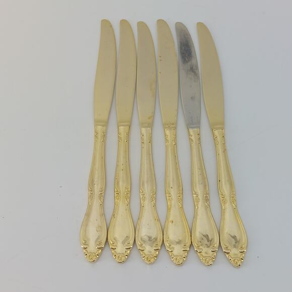 Set of 6 Dinner Knifes Gold Tone With Monogram C Hollywood - Picture 1 of 15